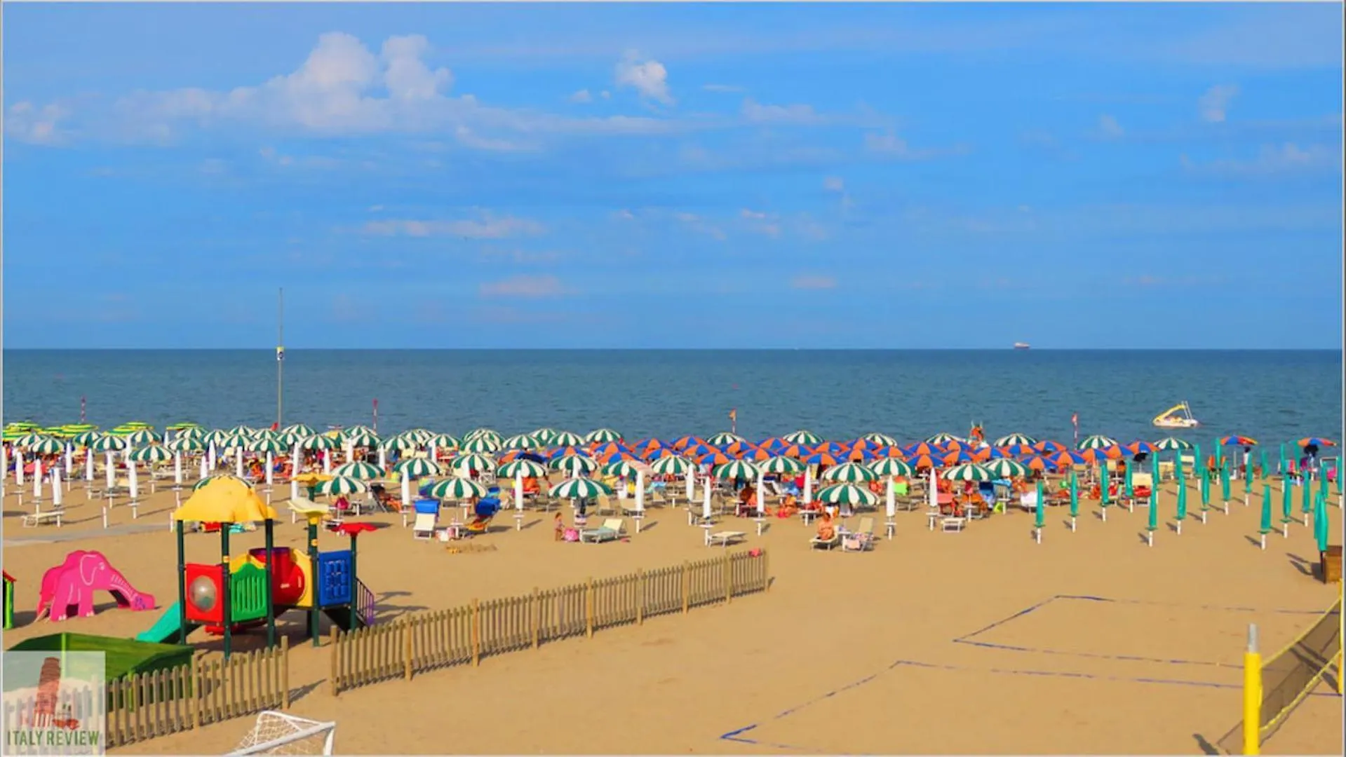 Fantastic Three-Room Penthouse - Beahost Rentals Rosolina Mare 0*,  Italy